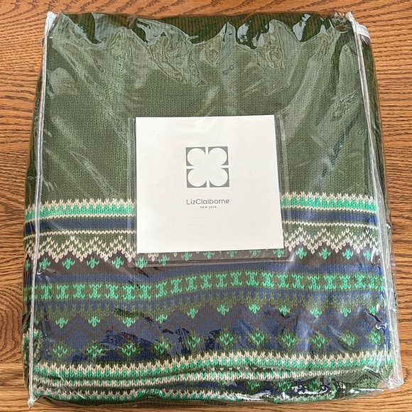 Liz Claiborne Throw - Picture 1 of 5